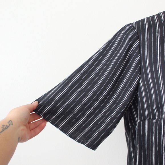 BCBGMazAzria Small Black & White Striped Short Sleeve Mini Shift Dress - Picture 8 of 8